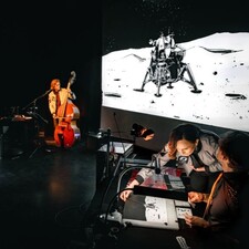 Robert Nippoldt: Paper Moon